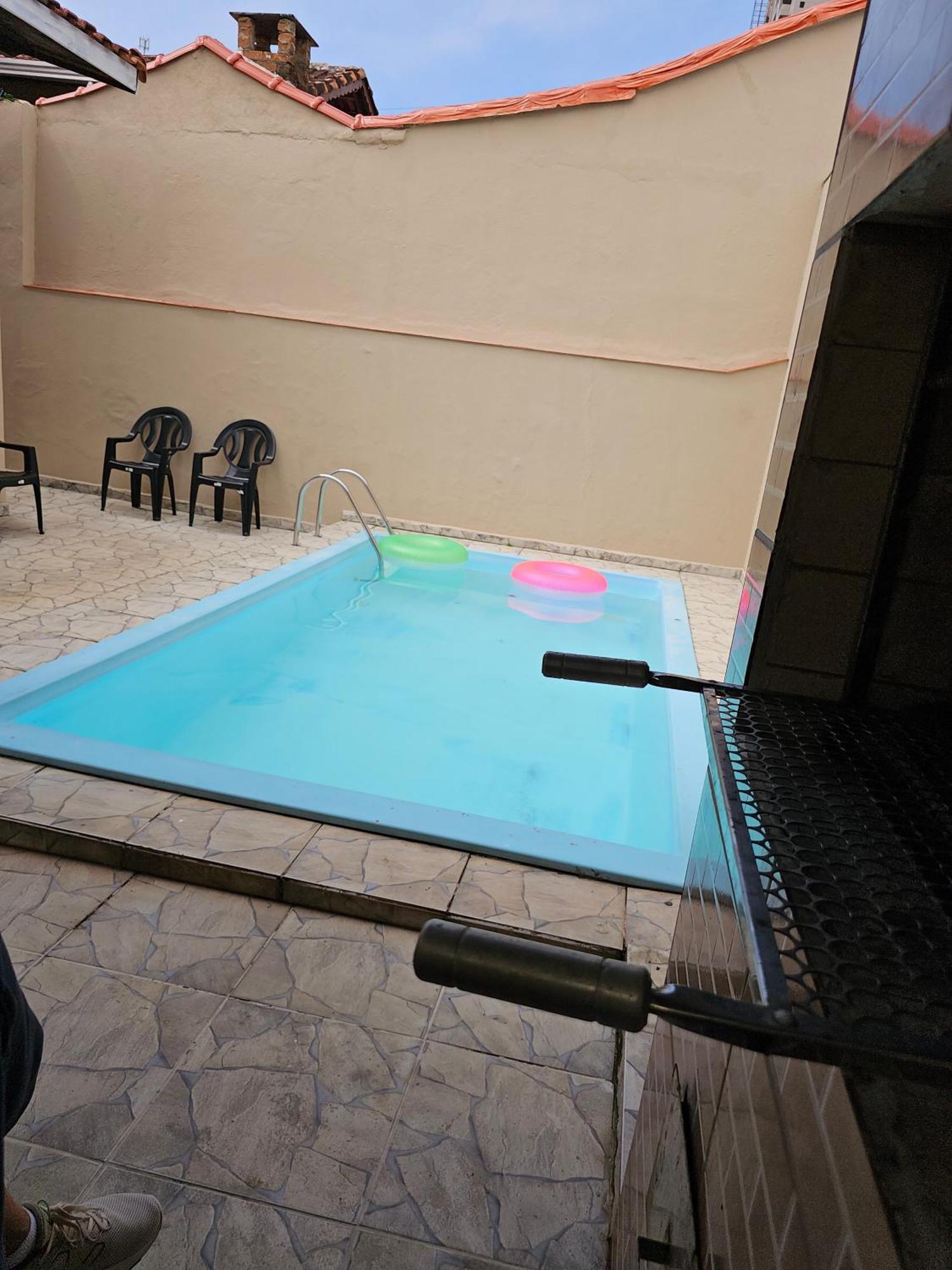 Casa Maravilhosa E Ampla Pe Na Areia Com Piscina, Area Gourmet Com Churrasqueira Em Deck Coberto Frente A Piscina, 4 Quartos Confortaveis E Espacosos, Sendo 2 Suites, Cozinha Americana E Sala De Jantar, Ampla Garagem Para 6 Carros - Mercado Na Rua Da ปรายากรันเด ภายนอก รูปภาพ